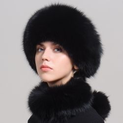 Зимна дамска шапка цялата от естествен дълъг косъм лисица