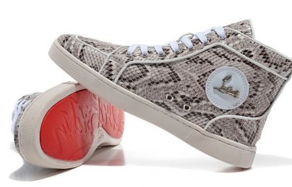 Маркови спортни кецове с червена подметка в сива змийска разцветка