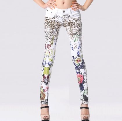 Цветни дънки бели с леопардов ефект и цветя