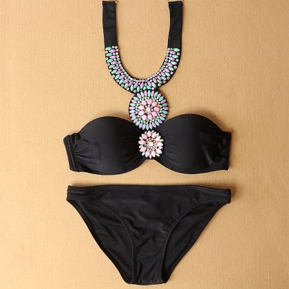 Луксозни черни бански с твърда чашка с колие