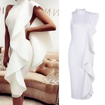 Сатенена рокля с високо деколте и вълни отстрани