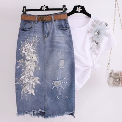 Комплект от блуза и дънки с цветя