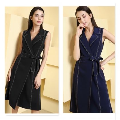 Права елегантна рокля с яка