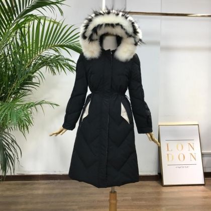 Олекотено зимно яке с гъши пух с качулка с естествен косъм