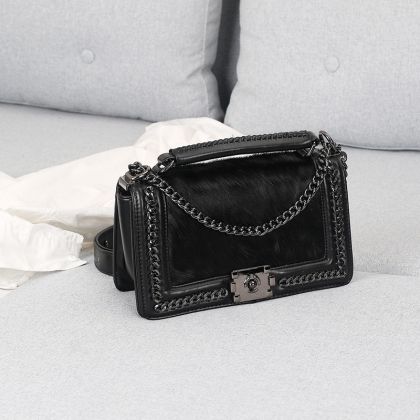 Дамска чанта естествена кожа с косъм от пони със синджир