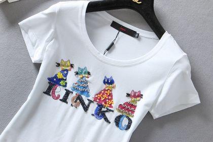 Дамска маркова тениска с къс ръкав с камъни и пайети PINKO