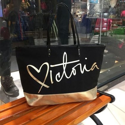 Модна дамска чанта Викториа черно и златно