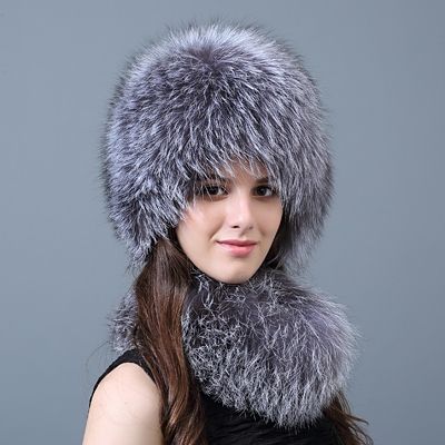 Комплект шапка със шал от естествен  косъм лисица 