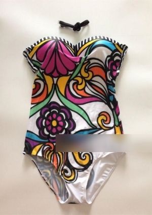 Моден цял бански на цветя