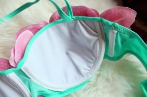 Моден бански с твърда чашка с големи цветя орхидеи