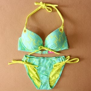 Модни бански с твърда чашка с дантела