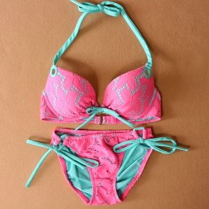 Модни бански с твърда чашка с дантела