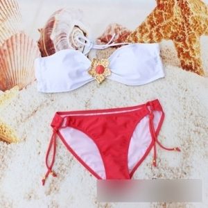 Бански от две части с тока с кристални камъни