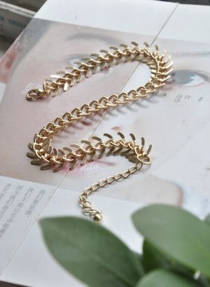 Гривна за крак в сребристо или златисто