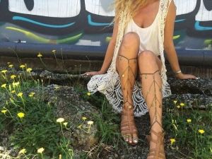 Украшение за прасец крак с висулки