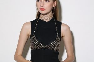 Комплект чокър и украшение за деколте с кристални камъни