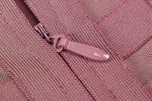 Бандажна рокля Herve Leger с високо деколте и прозрачна горна част с капси