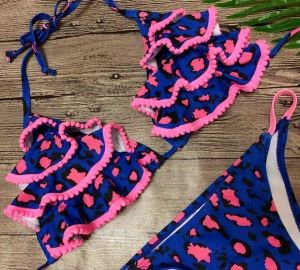 Цветен моден бански с триъгълна чашка с харбали 