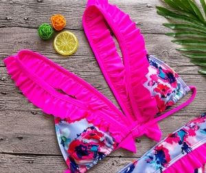 Цветен моден бански с триъгълна чашка и презрамки с харбали 