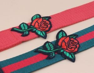 Дамски колан с бродирана роза за панталони и поли