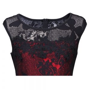 Елегантна рокля с черна дантела