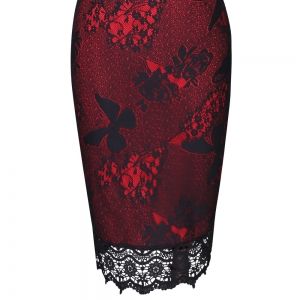 Елегантна рокля с черна дантела