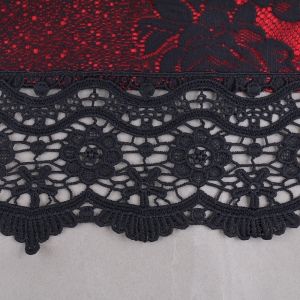 Елегантна рокля с черна дантела