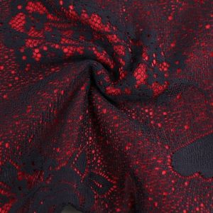 Елегантна рокля с черна дантела