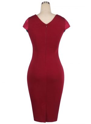 Еластична рокля с бродерия