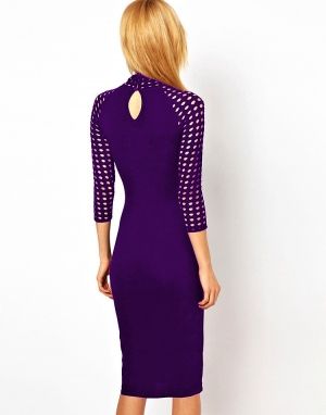 Еластична права рокля с дълъг ръкав