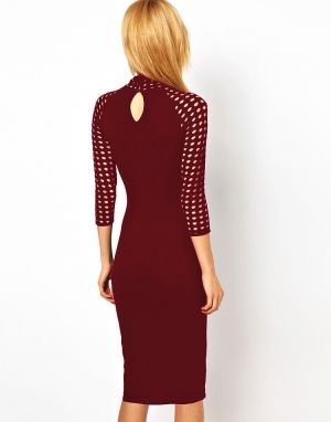 Еластична права рокля с дълъг ръкав