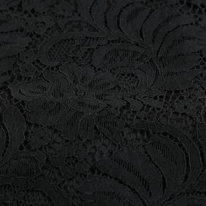 Черна елегантна дантелена рокля