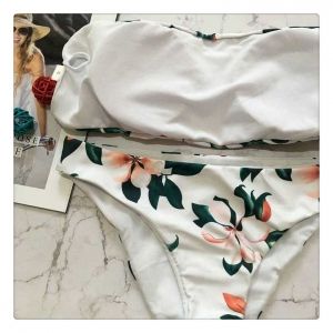 Бански на цветя, без презрамки