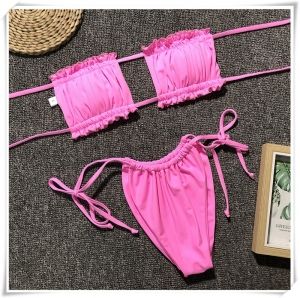 Бански в няколко цвята без презрамки