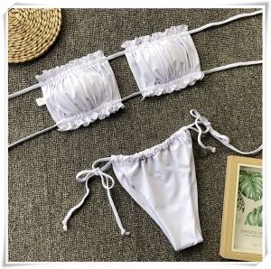 Бански в няколко цвята без презрамки