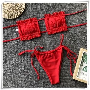 Бански в няколко цвята без презрамки