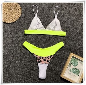 Тигров бански с розово и зелено