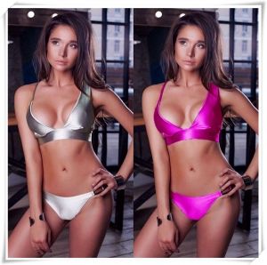 V - образен бански в розово и сребристо