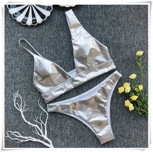 V - образен бански в розово и сребристо