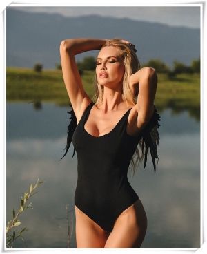 Цял бански с ангелски криле