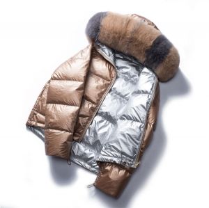 Късо зимно лъскаво дамско яке с гъши пух и яка естествена лисица