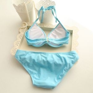 Оригинални Бански от две части с твърда чашка с метални катарами