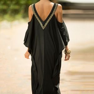 Дълга свободна черна рокля роба с ръкав с отворени рамена