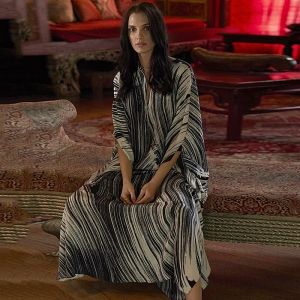 Дълга свободна рокля роба черно и бяло райе