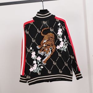 Модни дамски комплекти от фино плетиво с бродерии ЦВЕТЯ