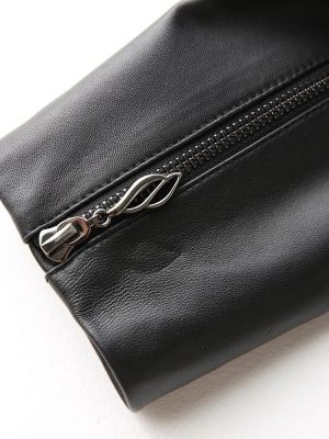 Елегантно дамско късо кожено яке с ципове естествена кожа