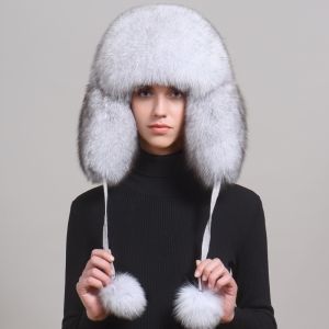 Зимна дамска шапка цялата от естествен дълъг косъм лисица