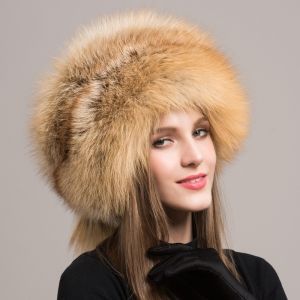 Зимна дамска шапка цялата от естествен дълъг косъм лисица