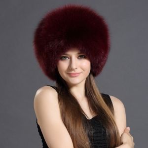 Зимна дамска шапка цялата от естествен дълъг косъм лисица