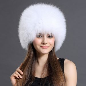 Зимна дамска шапка цялата от естествен дълъг косъм лисица